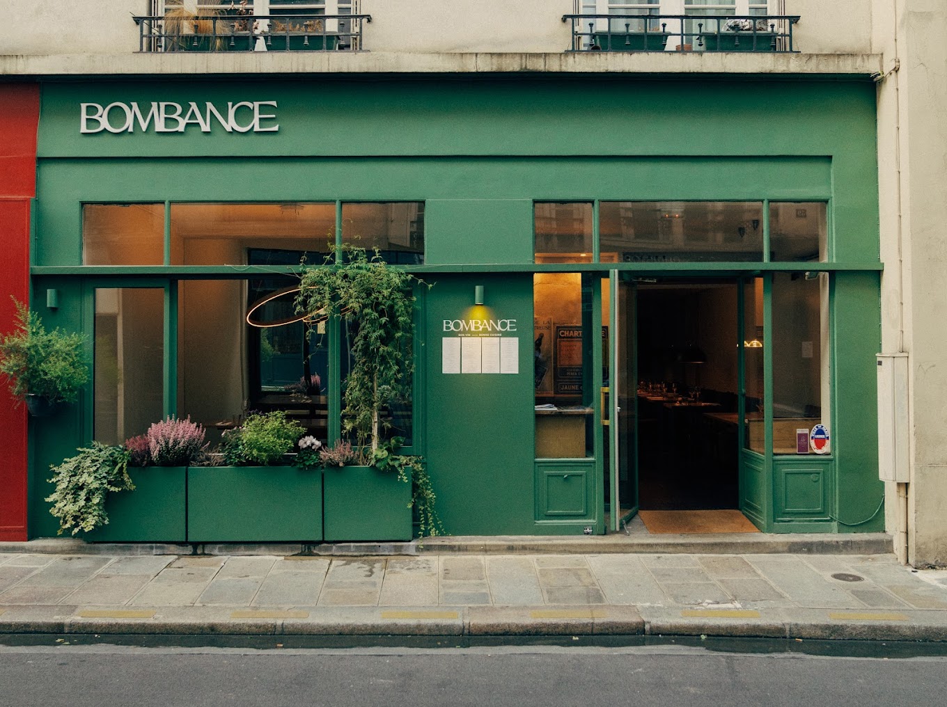 Restaurant Bombance - charming Parisian restaurant with green facade